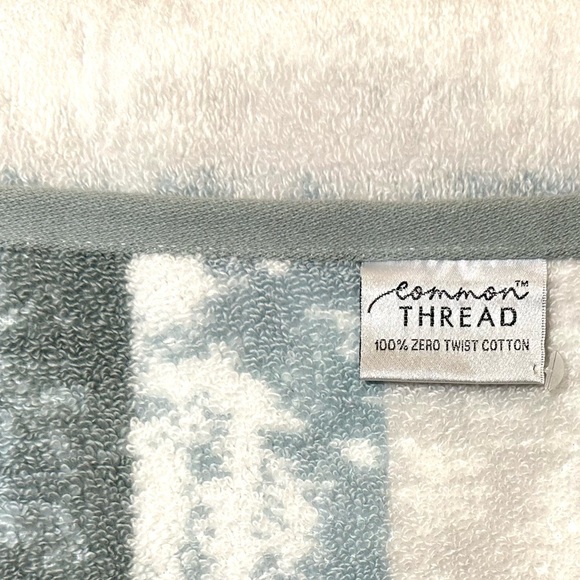 Common Thread Cotton Bath Towels Set of 2 Ombre Blue & White NEW WITH TAGS - Picture 3 of 7